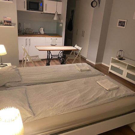 B&B Apartman Eger Esterno foto