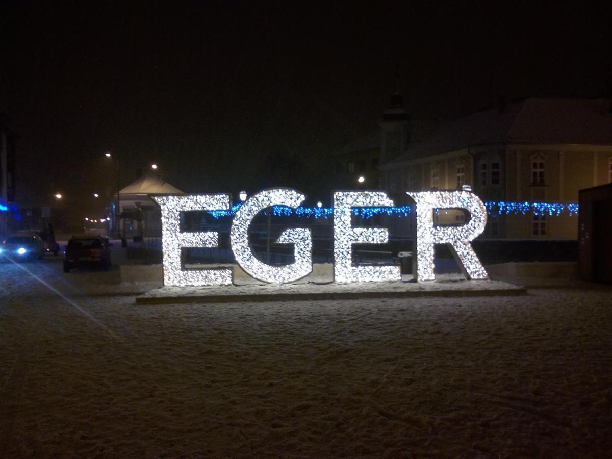 B&B Apartman Eger Esterno foto