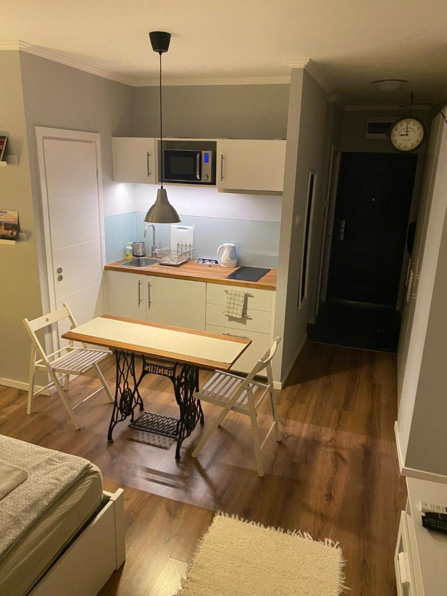 B&B Apartman Eger Esterno foto