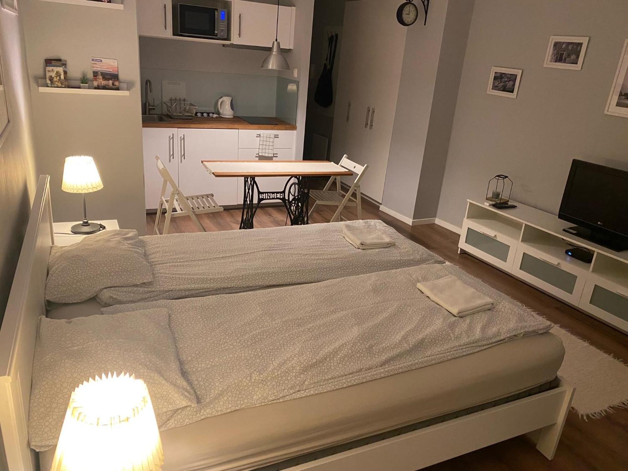 B&B Apartman Eger Esterno foto